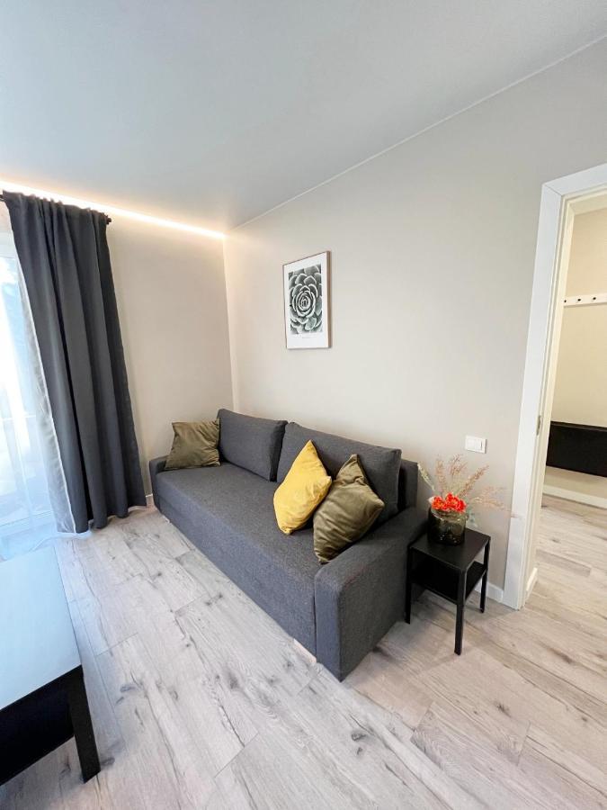 Clinic Studio Apartments By Hostlovers คอนัส ภายนอก รูปภาพ